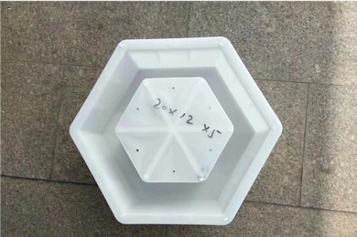 1607063348998870.jpg 水泥護(hù)坡磚模具