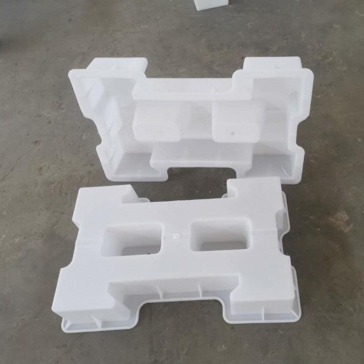 1607063683774976.jpg 六角護(hù)坡磚模具